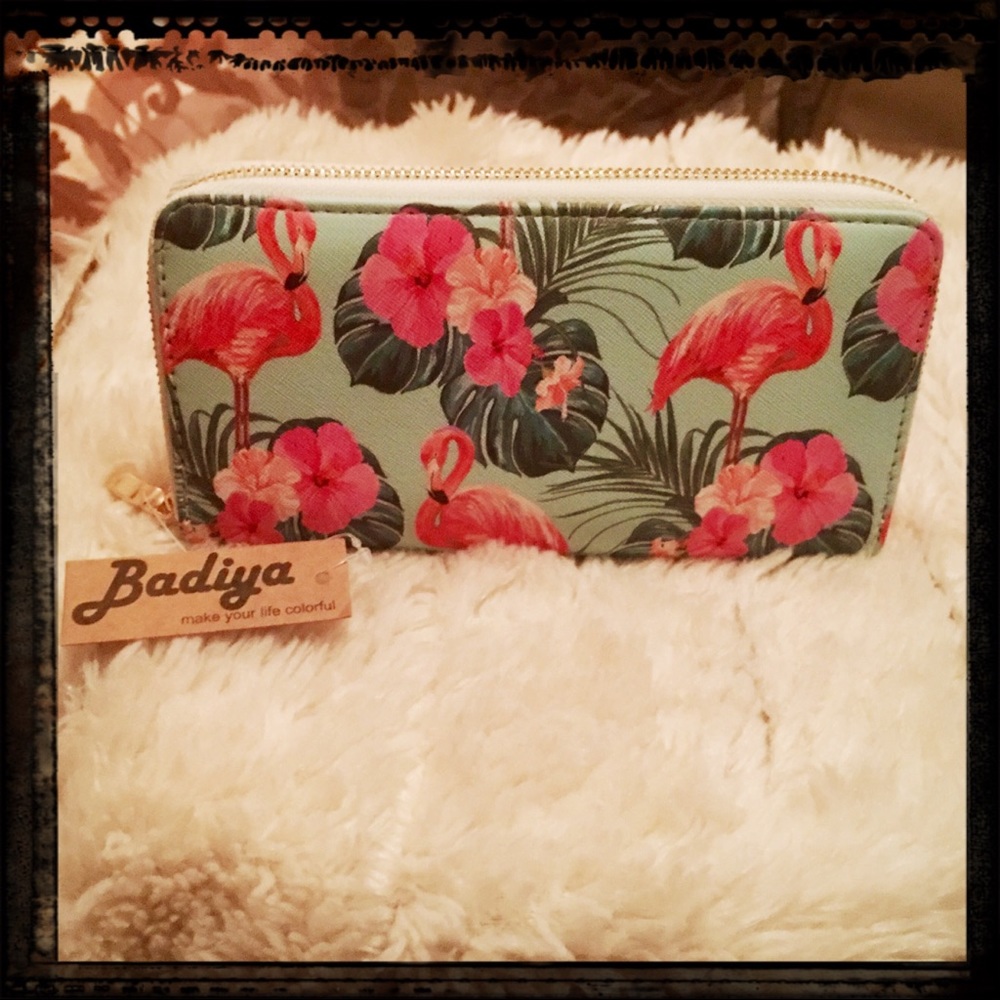 ❣️NWT❣️Bandiya Tropical Pattern Clutch